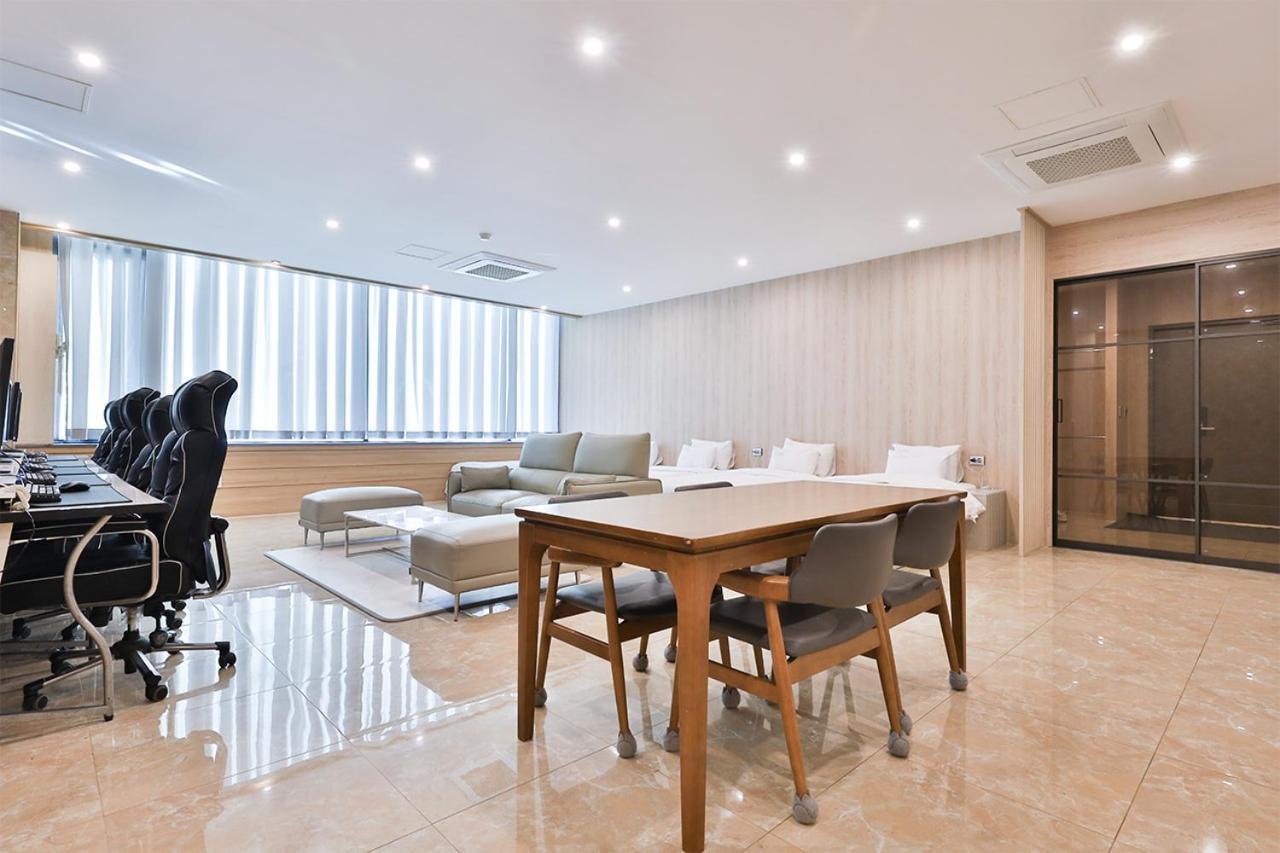 Seomyeon Ib Hotel Pusan Zewnętrze zdjęcie
